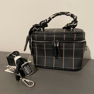 NWT plaid bucket handbag